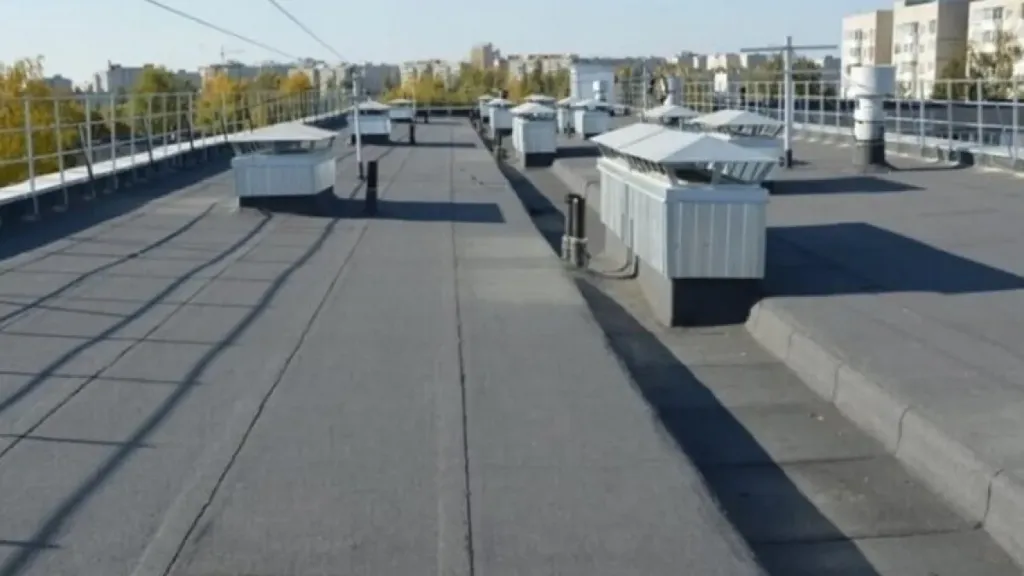 В Чебоксарах обновили более 32 тысяч квадратных метров крыш