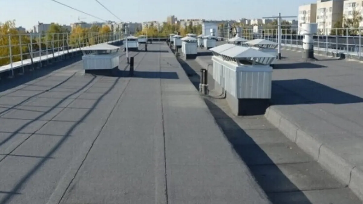 В Чебоксарах обновили более 32 тысяч квадратных метров крыш